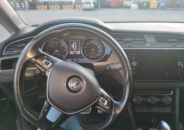 Volkswagen Touran cena 69900 przebieg: 190000, rok produkcji 2018 z Wejherowo małe 121